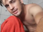 Gay novinho lindo pelado tomando banho