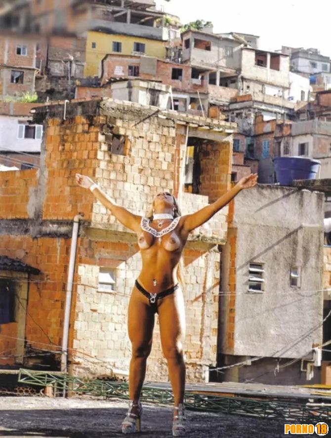 nudez valesca popozuda favela